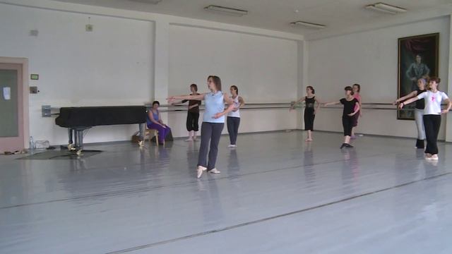 №660.1 1-2 год обучения классическому танцу. Татьяна Духовская, Санкт-Петербург смотреть онлайн