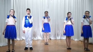 Композиция "С чего начинается Родина" в исполнении образцового вокального ансамбля "Карамелька"