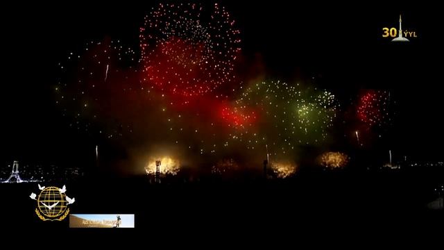 Салют в честь 30 летия независимости Туркменистана