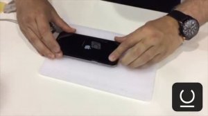 Поклейка защитного стекла на iPhone 6s Plus