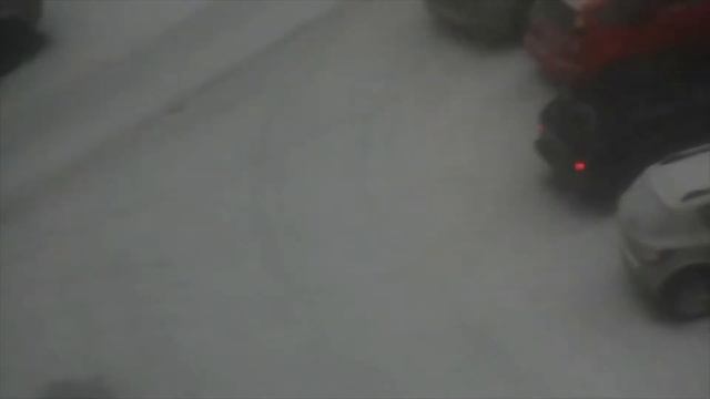 Снег кружится, летает, летает. смотреть онлайн