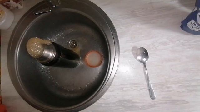 Чистим термос от чайного налёта средством от BRANDFREE