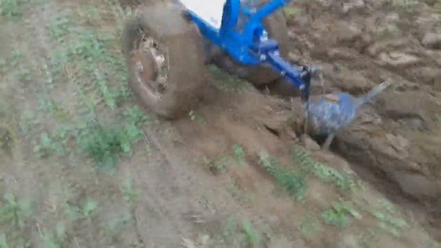 Мотоблок нева МБ-2 пашет сам. смотреть онлайн