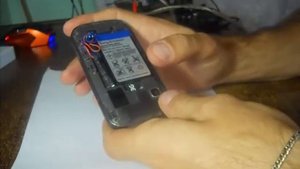 Включение смартфона от другого аккумулятора