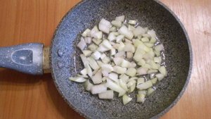 Баклажаны жареные с луком