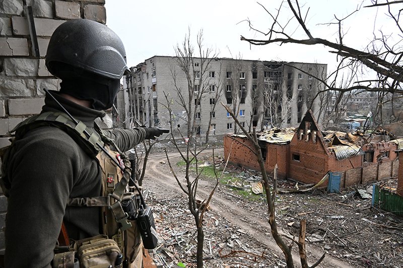 В Артемовске спецназ зачистил территорию бывшего стадиона "Металлург" / События на ТВЦ