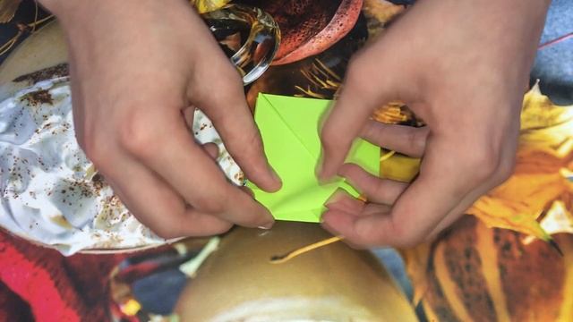 Оригамі котик-антистрес з паперу. Origami pop it cat.