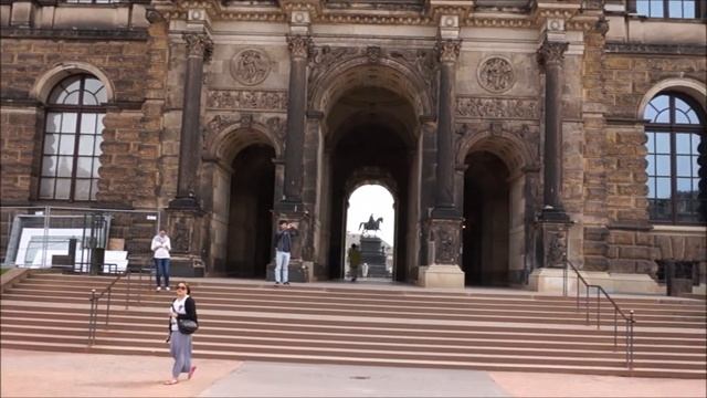 Цвингер в Дрездене смотреть онлайн