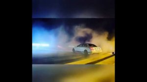 Mercedes C63 AMG W205 дрифт валит боком