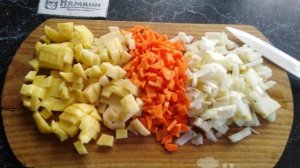 Борщ со свининой, фасолью и свеклой