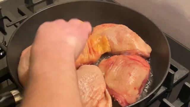 МЕГА ХРУСТЯЩАЯ КОРОЧКА !!! Как приготовить невероятные куриные окорочка НА СКОВОРОДЕ