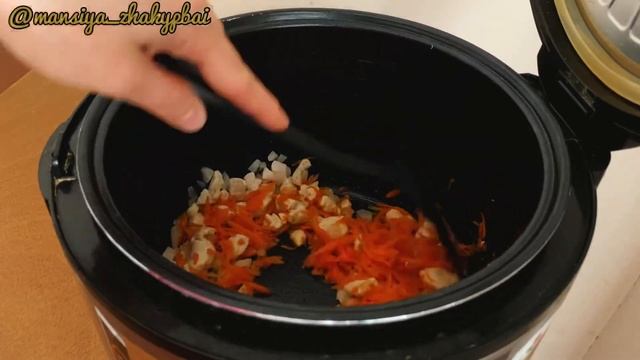 Как приготовить сырный суп в мультиварке? Вкусный, легкий рецепт. Ірімшік қосылған сорпа дайындау.