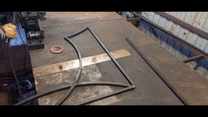 Козырек над входной дверью. Из профильной трубы. Своими руками.