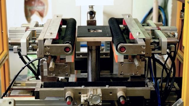 Best Box | Производство упаковки на заказ. Полуавтоматическая машина для оклейки коробок (журавль) смотреть онлайн