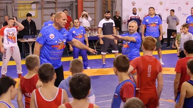 Утренняя зарядка с А. А. Карелиным! смотреть онлайн