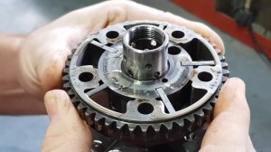 Замена лопаток регулятора фаз газораспределения.