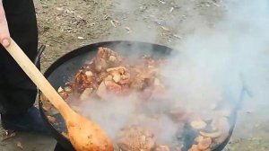 Телятина с молодой картошкой на садже