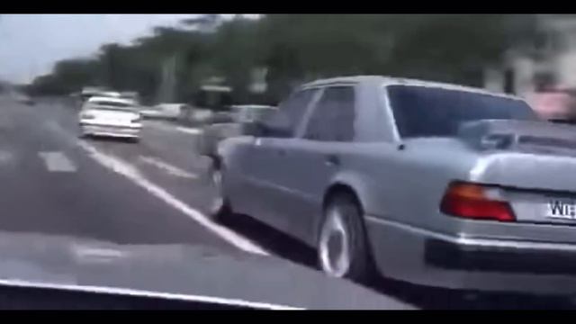 TAXI : MERCEDES-BENZ W124 500E Vs PEUGEOT 406 STW