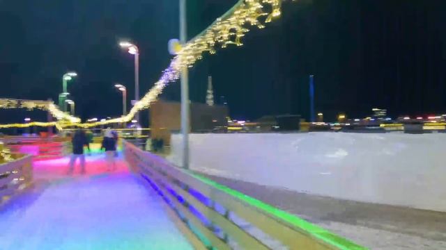 Каток, пытаюсь не разбиться смотреть онлайн