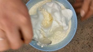 Творожная запеканка с манкой и кефиром.