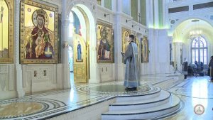 Божественная Литургия. Иверской иконы Божией Матери. Свт. Алексия, митр. Московского