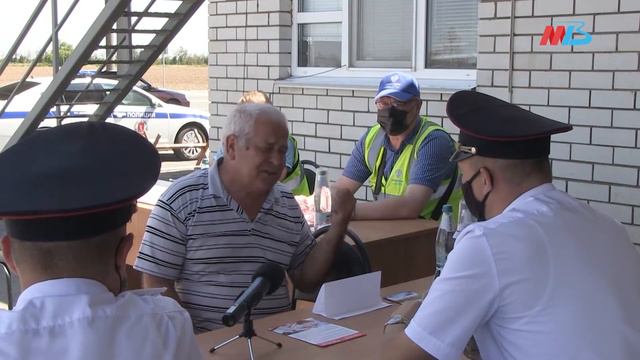 Полицейские попросили водителей оценить дороги в Волгоградской области смотреть онлайн