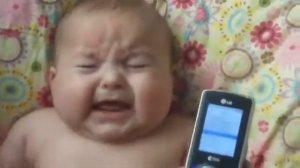 Прикольное видео - малыш испугался