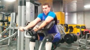 Сгибание рук (бицепс) в тренажёре: техника выполнения