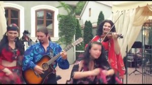 Цыганский ансамбль Арго с песней "Очи чёрные"