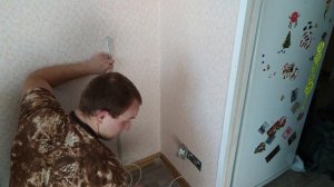 Как спрятать провода от телевизора на стене своими руками скрытно без пыли и ущерба для ремонта
