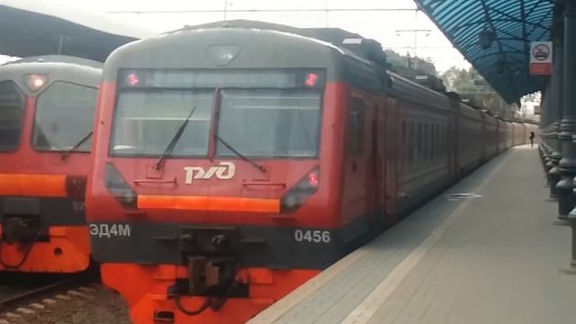ЭД4М-0456 и ЭД4М-0270 На Ярославском вокзале
