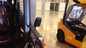 Мини погрузчик Lonking cdm307 на выставке