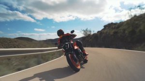 Essai KTM 990 Duke : le roadster exubérant sous contrôle ?