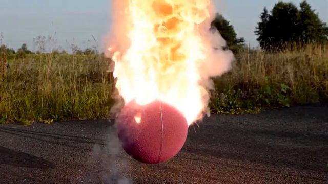 Гигантский шар ? из спичек и бенгальских огней смотреть онлайн