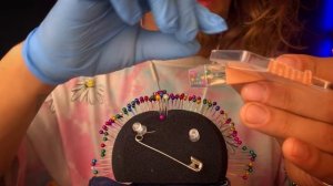 ASMR.1000 иголок пронзают микрофон. Выдержит ли?