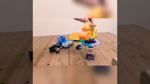 We create the excavator from Lego duplo (собираем экскаватор из лего дупло) смотреть онлайн