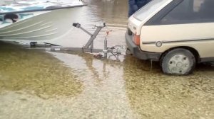 Открываем сезон . Спускаем лодку .