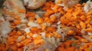 Плов с куриными голенями на сковороде