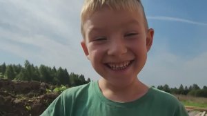 Канадская семья в НН.. Special delivery on the Farm In Russia