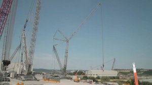 Liebherr - LR 13000: Tallest crawler crane in the world