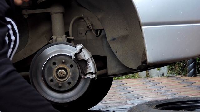 ЗИМНЯЯ РЕЗИНА , ЧЁРНЫЕ ШТАМПЫ , SE ЗАГЛУШКИ НА ВАЗ 2112. смотреть онлайн