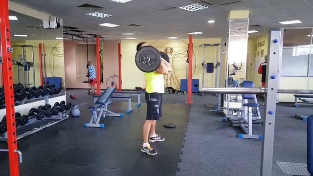 Фронтальный присед с подъёмом штанги над головой. смотреть онлайн