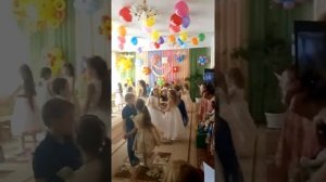Выпускной детский сад улыбка выпуск 2018 танец на песню сережка