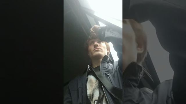 Еду обратно домой. Сбербанк работает до  18:00. смотреть онлайн