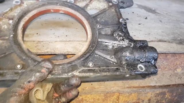 DAF 105  замена переднего сальника коленвала