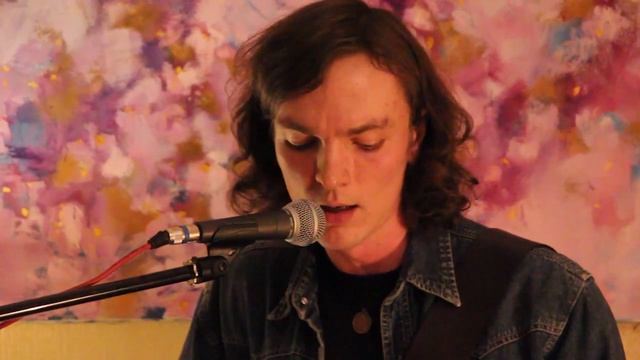 Роман Август - Умерший брат Солнца. Квартирник в Арт Хабе смотреть онлайн