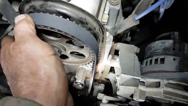 КАЛИНА ПРОСТО И ЛЕГКО ЗАМЕНИМ ПОМПУ И РЕМЕНЬ ГРМ смотреть онлайн