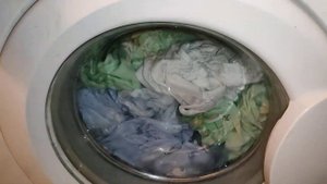Indesit WIL 105 - final spin bedspreads 1000 rpm (old video)