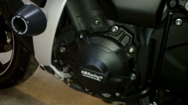 Yamaha R1 2011 Review Part 1 + Akrapovic Full Exhaust sound (Обзор)