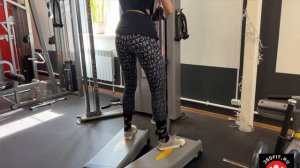 Присед в «колодец» в кроссовере #360fit #тренировка